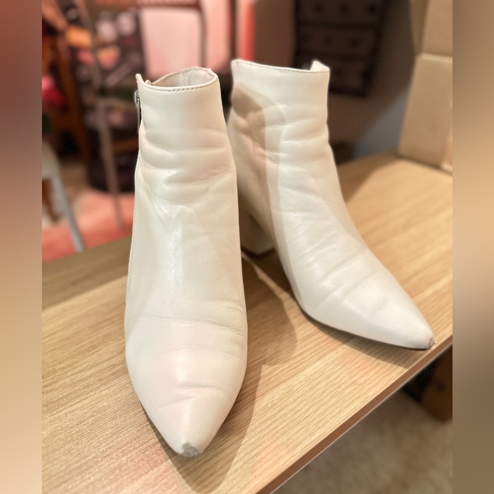Steve Madden White Ankle Boots 8M